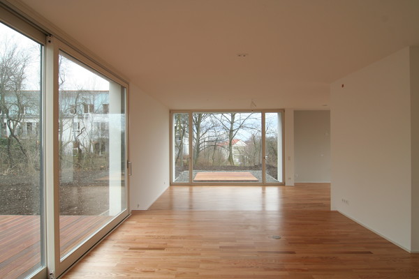 Haus je
